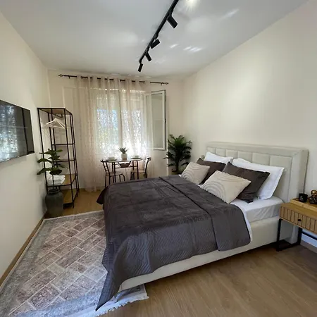 Luna Center Apartment *
