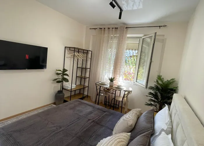 Luna Center Apartament Tirana